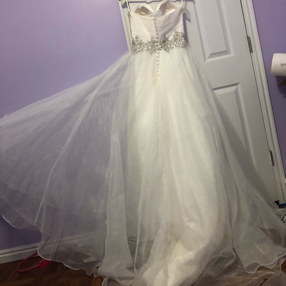 Wedding Dress- Size 8 - Picture 2 of 4